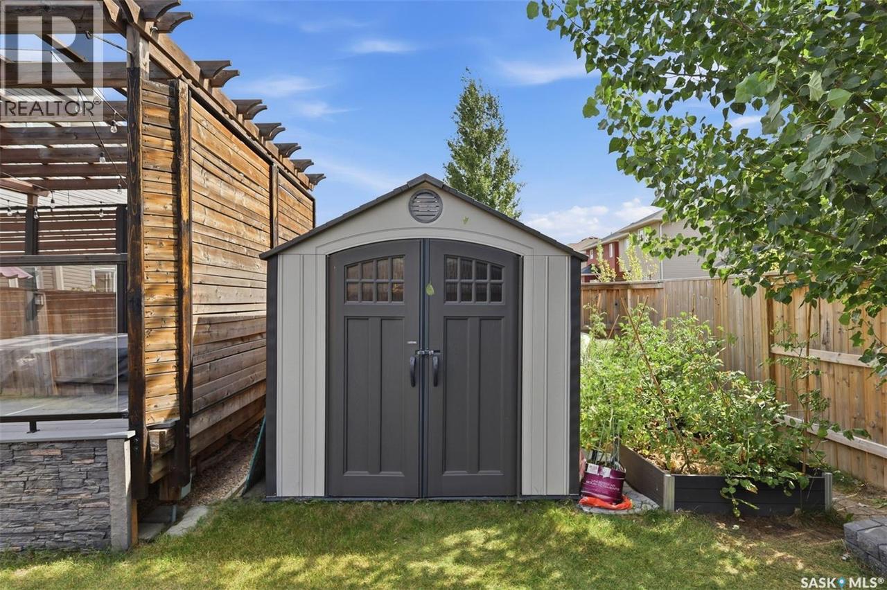 451 Veltkamp Crescent, Saskatoon, SK - Outdoor