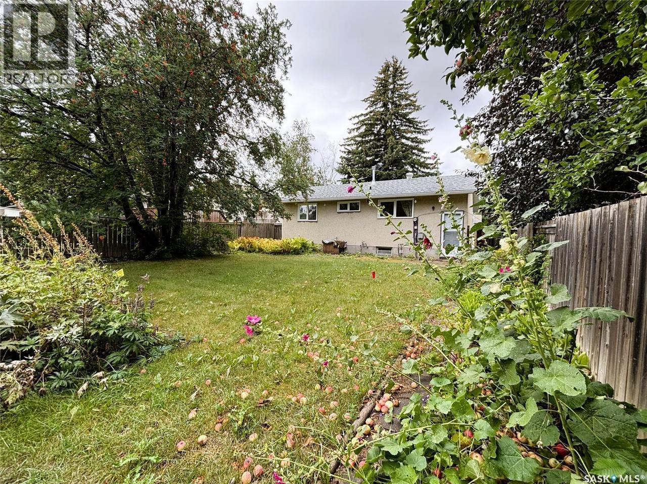 1619 Vickies Avenue, Saskatoon, SK - Outdoor