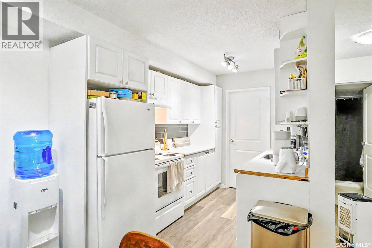 108 802B Kingsmere Boulevard, Saskatoon, SK - Indoor Photo Showing Kitchen