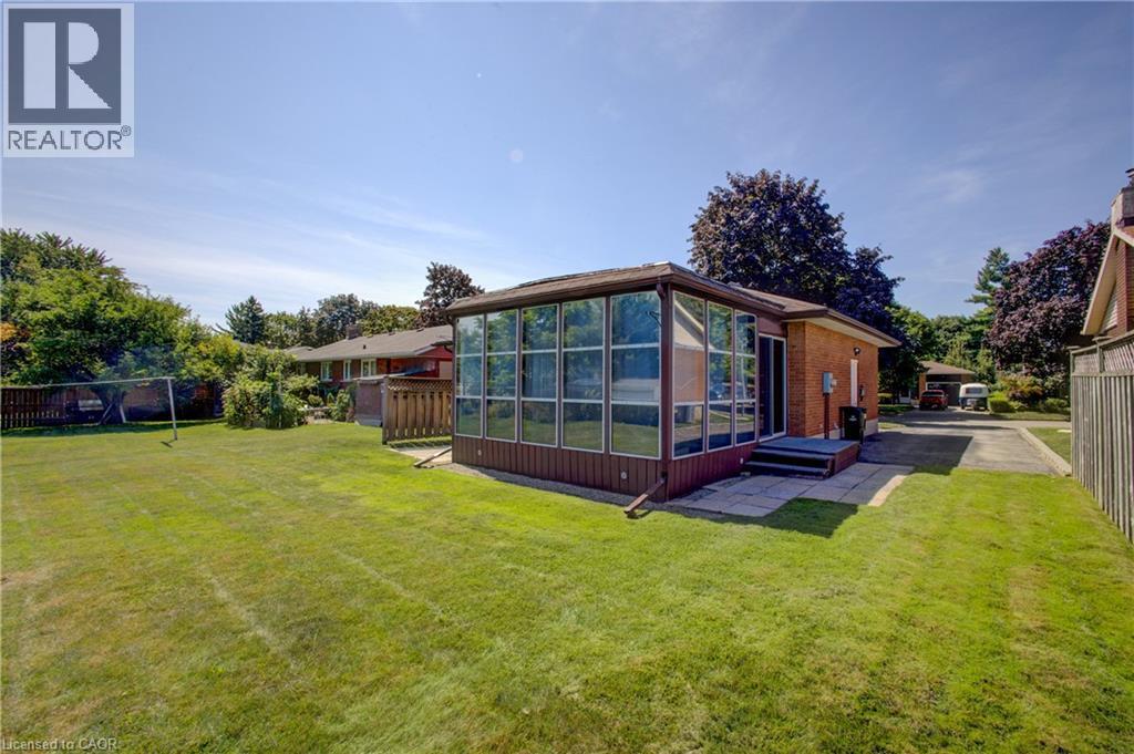 52 Queenston Crescent, Kitchener, ON - Outdoor