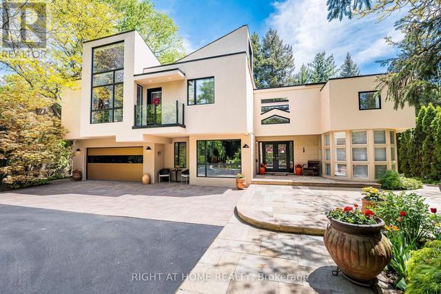 1 FRIARS LANE Toronto, ON M9A 1T6