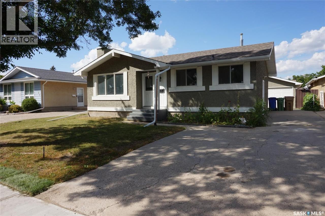 91 Plant Crescent, Regina, SK - Outdoor With Facade