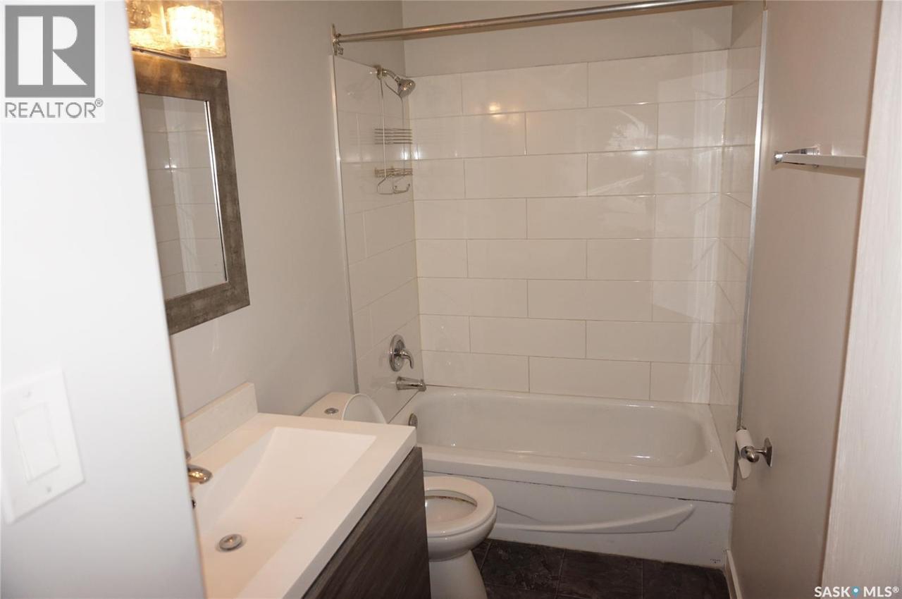 91 Plant Crescent, Regina, SK - Indoor Photo Showing Bathroom