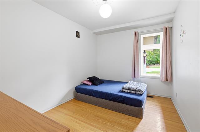 82 Linacre Rd, Winnipeg, MB - Indoor Photo Showing Bedroom