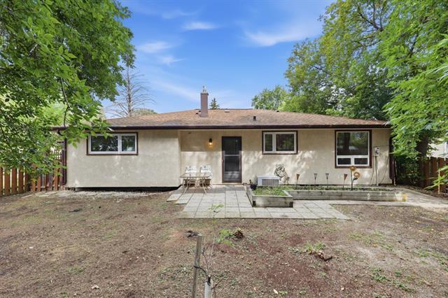 82 Linacre Rd, Winnipeg, MB - Outdoor
