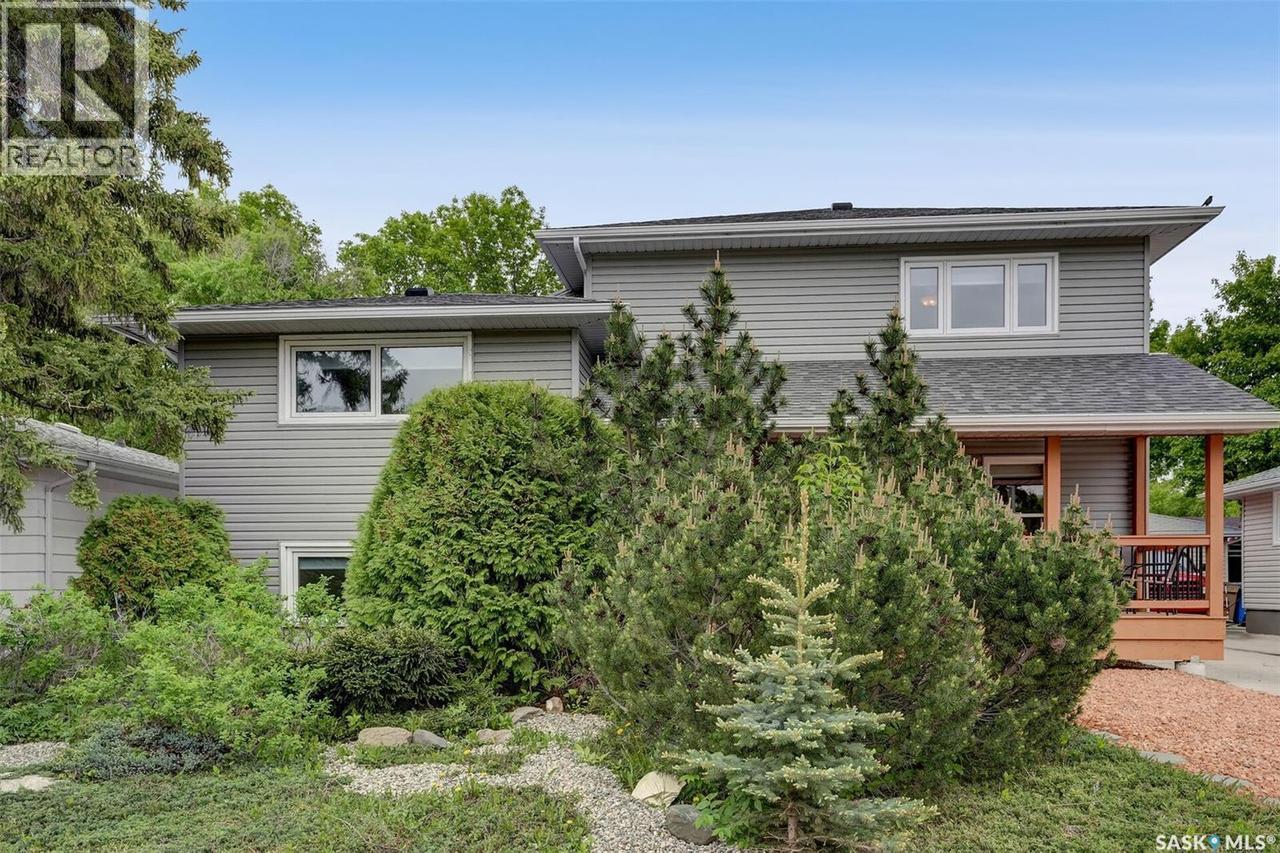 209 Douglas Avenue E, Regina, SK - Outdoor With Deck Patio Veranda