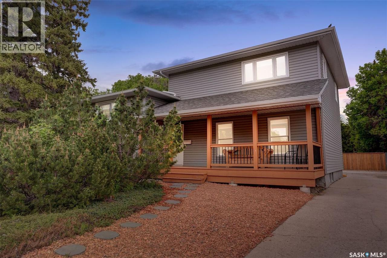 209 Douglas Avenue E, Regina, SK - Outdoor With Deck Patio Veranda
