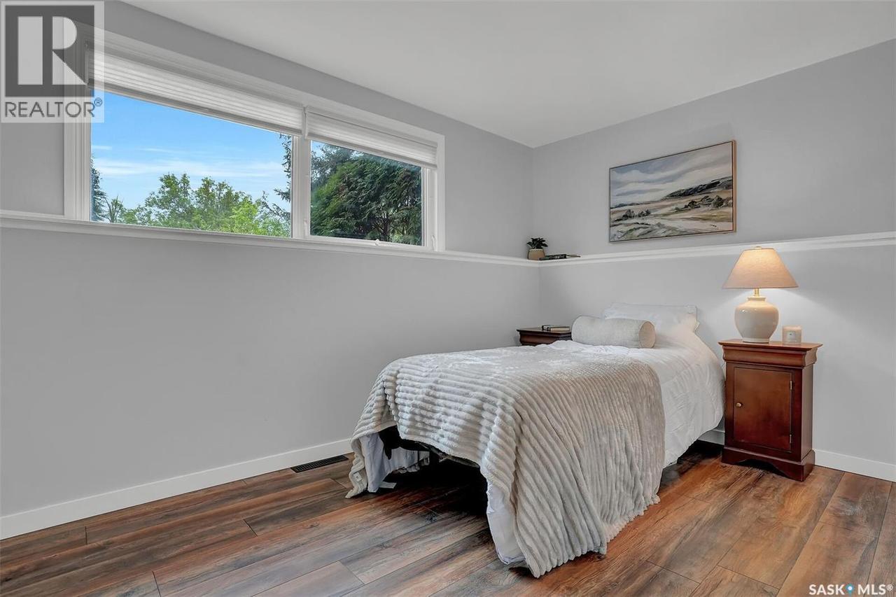209 Douglas Avenue E, Regina, SK - Indoor Photo Showing Bedroom