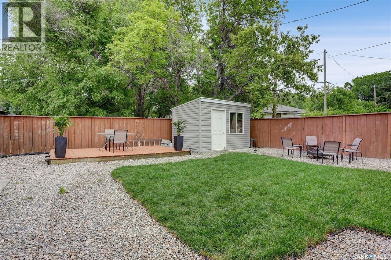 209 Douglas Avenue E, Regina, SK - Outdoor With Deck Patio Veranda