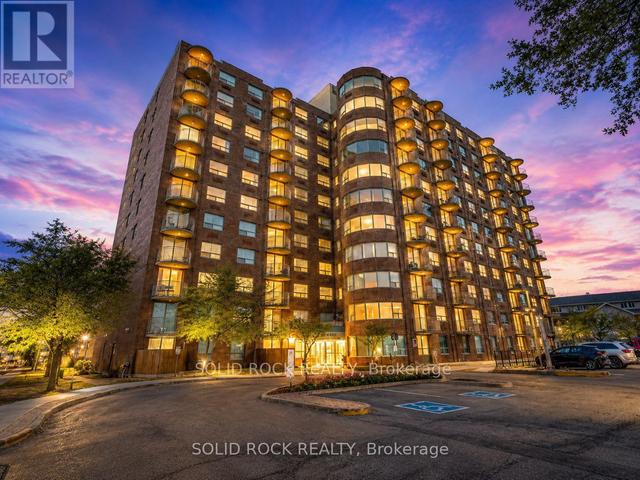 901 - 1440 HERON ROAD  Ottawa, ON K1V 0X2