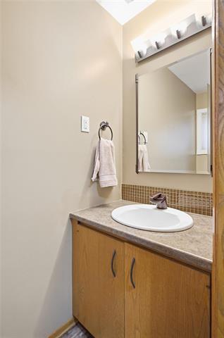 3 Attache Pl, Winnipeg, MB - Indoor Photo Showing Bathroom
