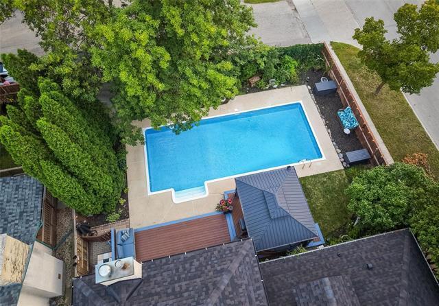 3 Attache Pl, Winnipeg, MB - Outdoor With In Ground Pool