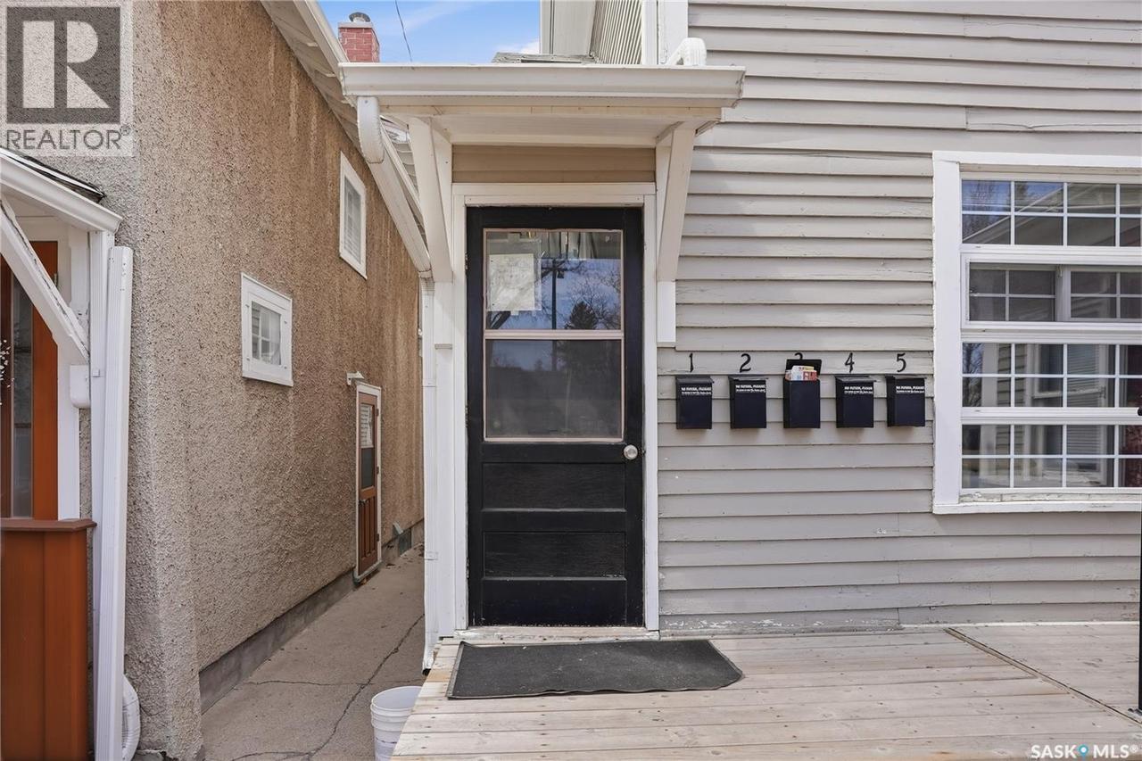 610 Albert Avenue, Saskatoon, SK - Outdoor With Exterior