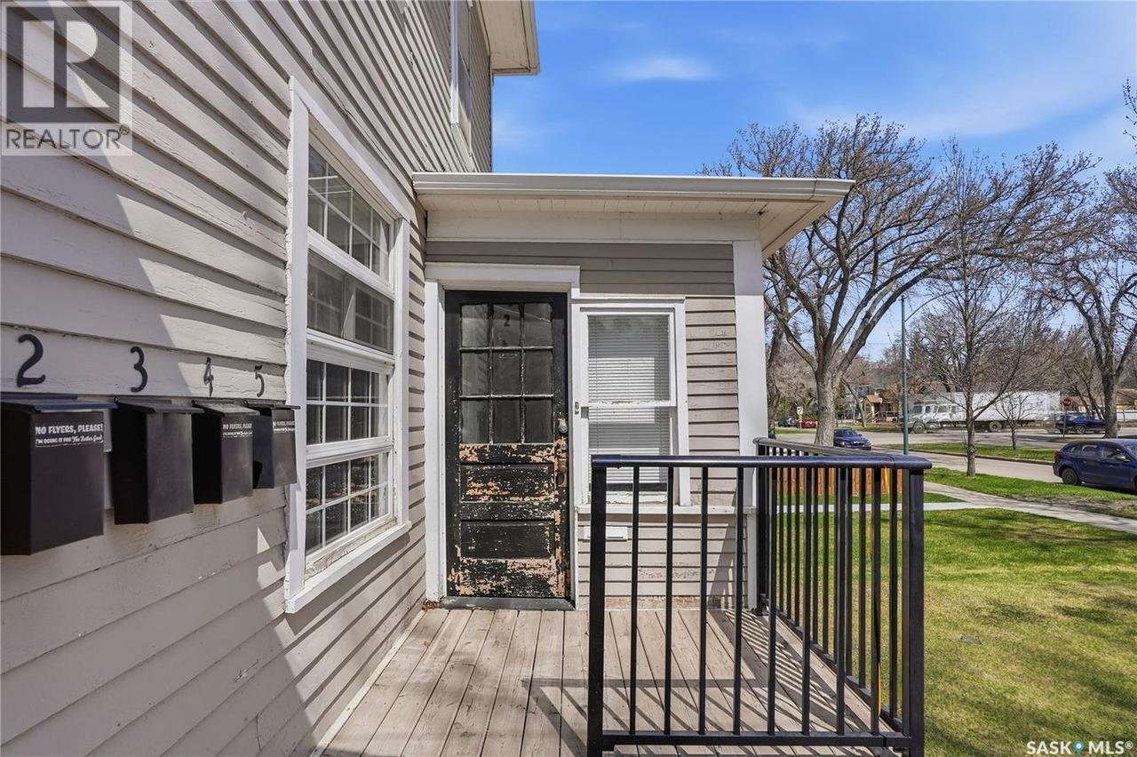 610 Albert Avenue, Saskatoon, SK - Outdoor