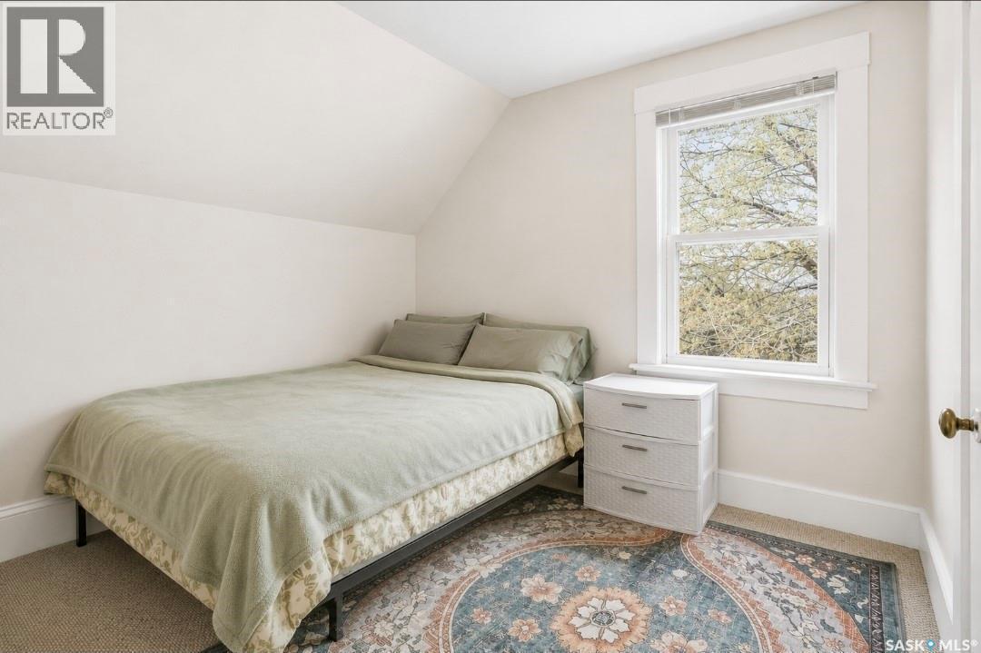 610 Albert Avenue, Saskatoon, SK - Indoor Photo Showing Bedroom