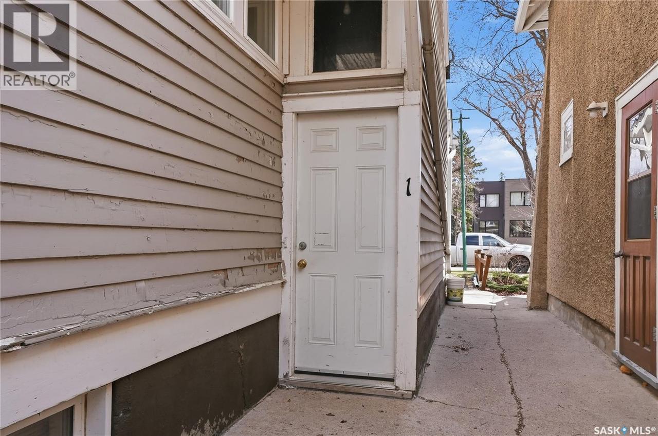 610 Albert Avenue, Saskatoon, SK - Outdoor With Exterior