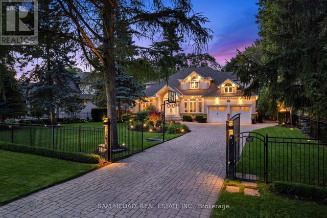527 MEADOW WOOD ROAD Mississauga, ON L5J 2S4