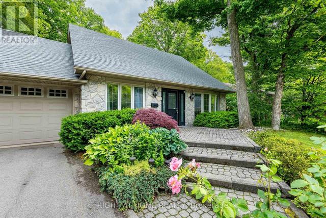 1941 FOUR SEASONS DRIVE  Burlington, ON L7P 2Y3