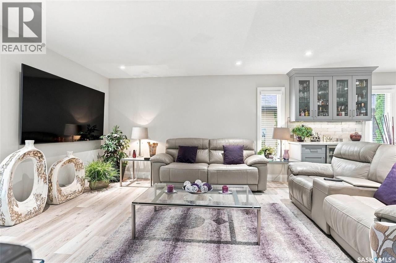 42 3415 Calder Crescent, Saskatoon, SK - Indoor Photo Showing Living Room