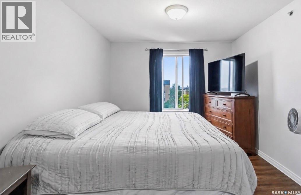 401 215 Lowe Road, Saskatoon, SK - Indoor Photo Showing Bedroom