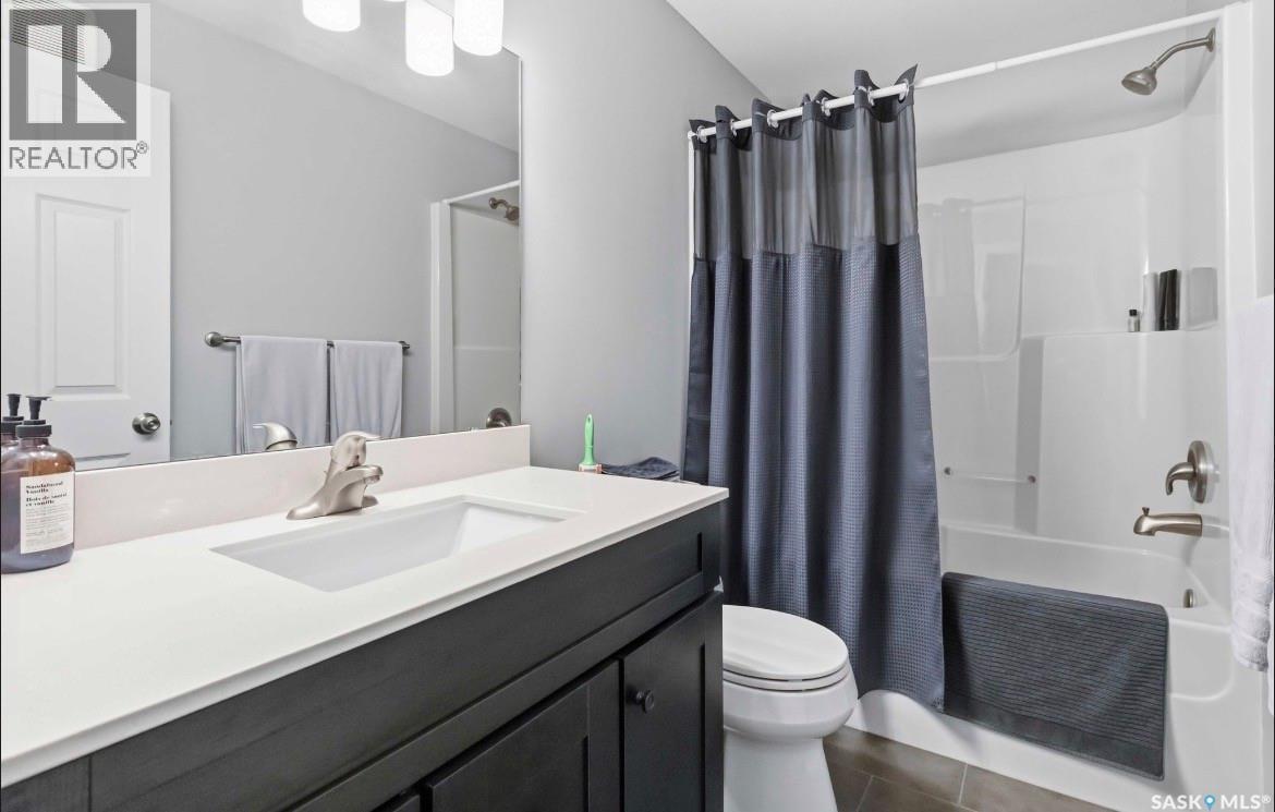 401 215 Lowe Road, Saskatoon, SK - Indoor Photo Showing Bathroom