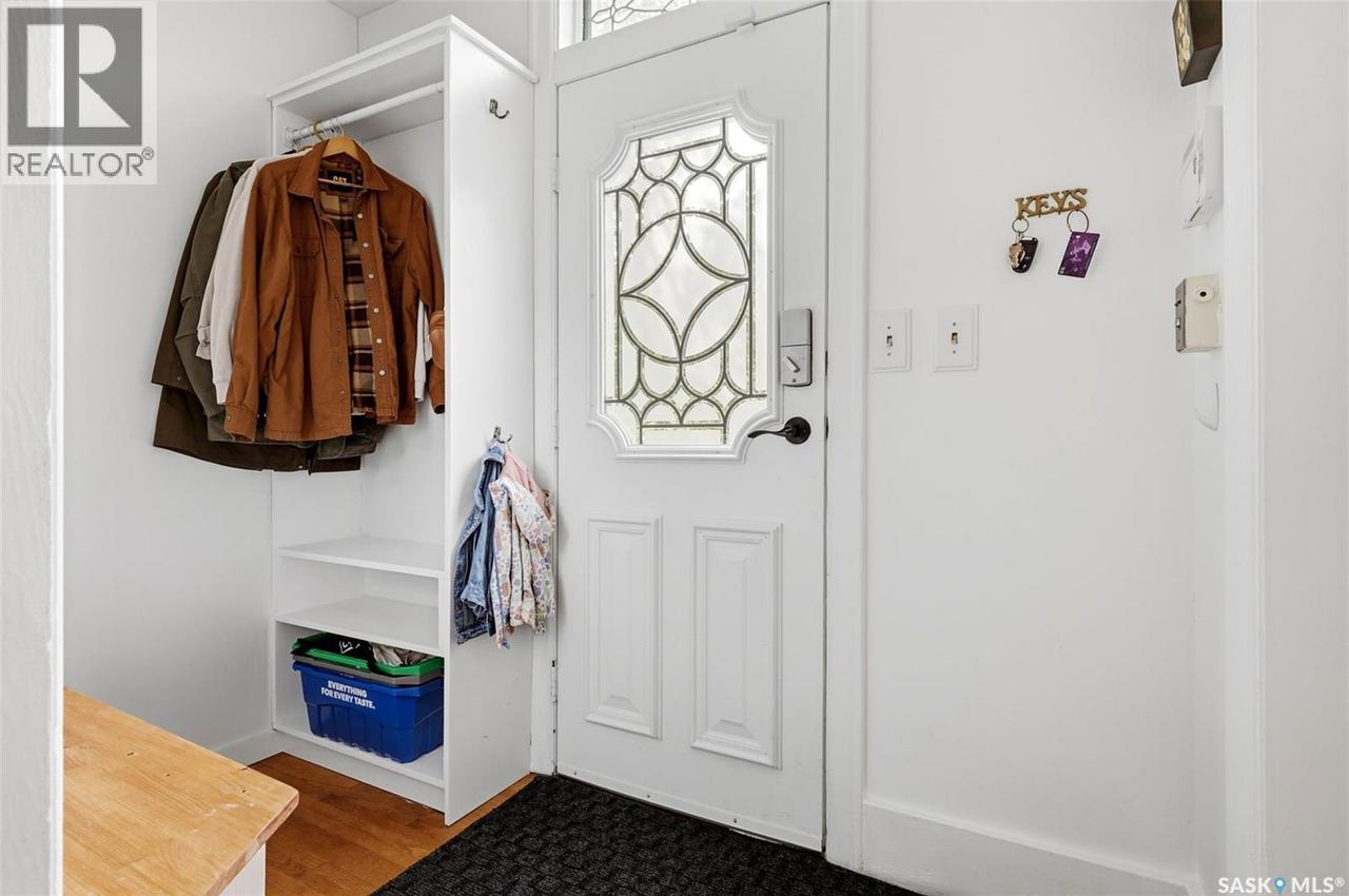 2918 19Th Avenue, Regina, SK - Indoor Photo Showing Other Room