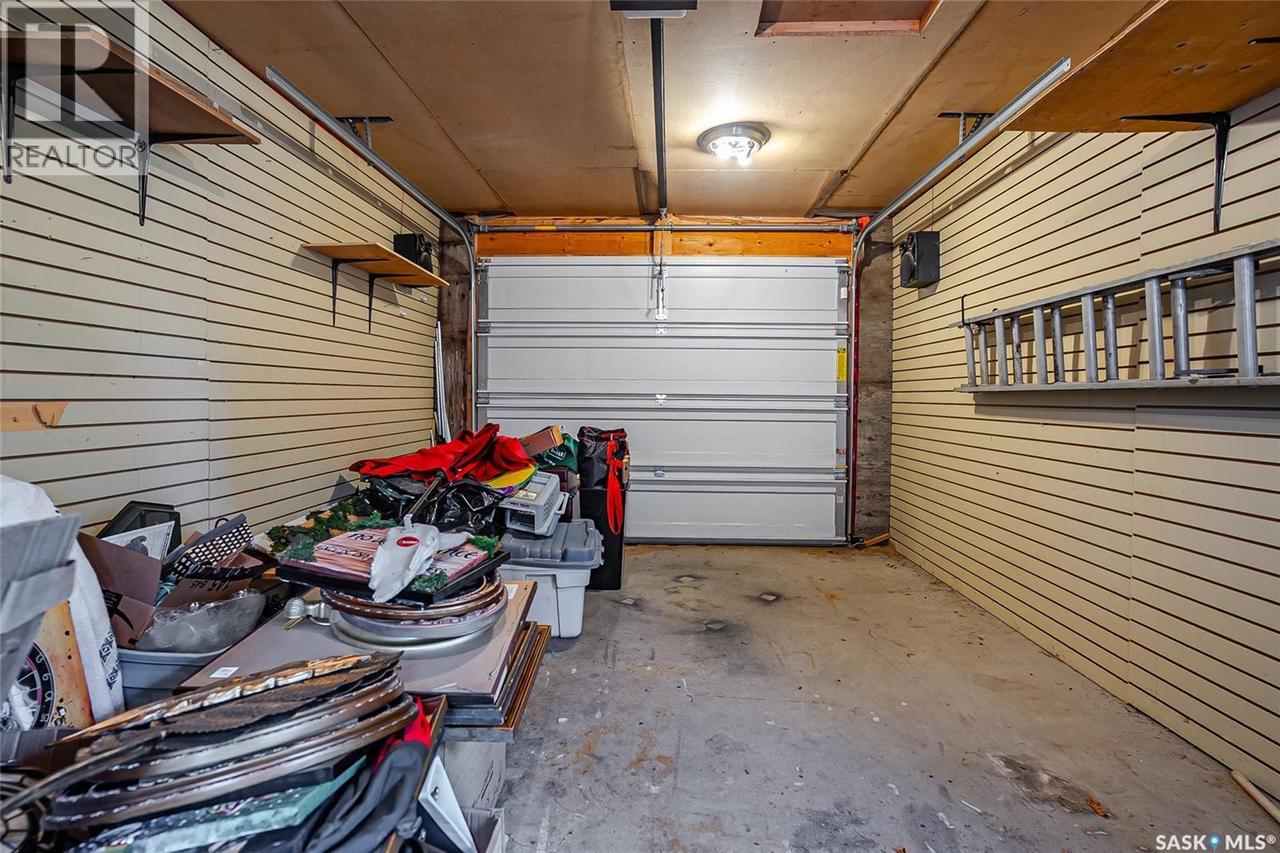 96 Patterson Crescent, Saskatoon, SK - Indoor Photo Showing Garage