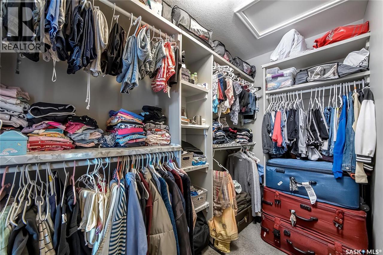 547 Evergreen Boulevard, Saskatoon, SK - Indoor With Storage