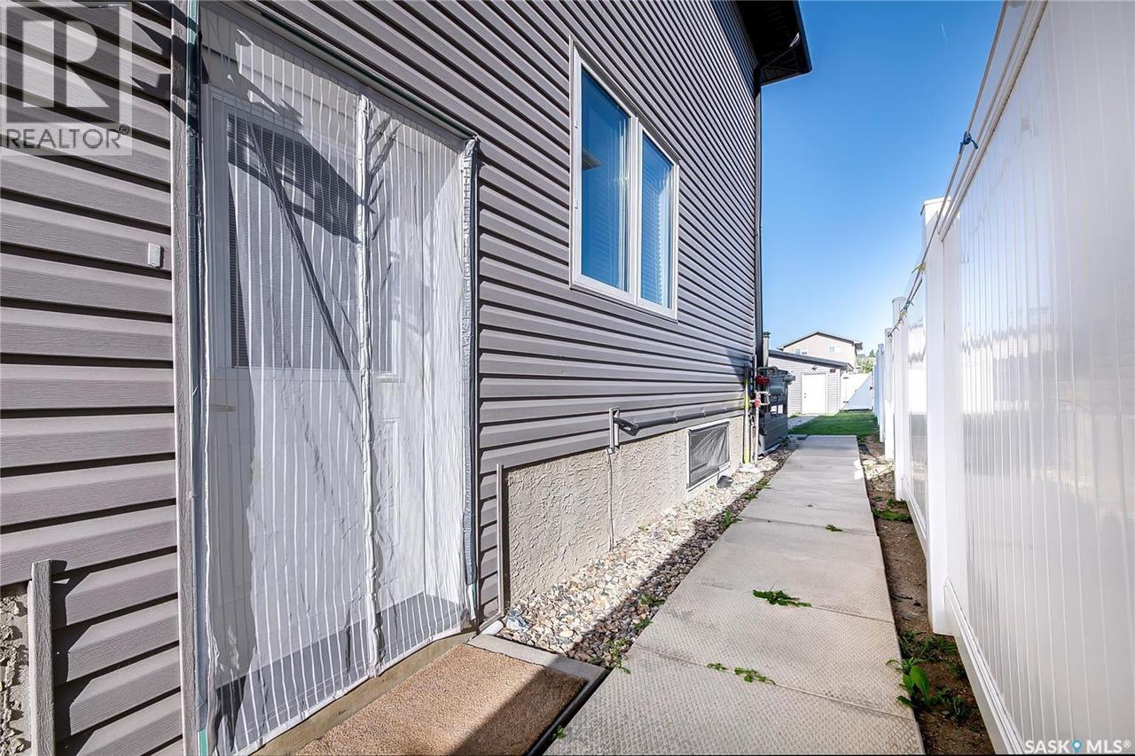 547 Evergreen Boulevard, Saskatoon, SK - Outdoor With Exterior