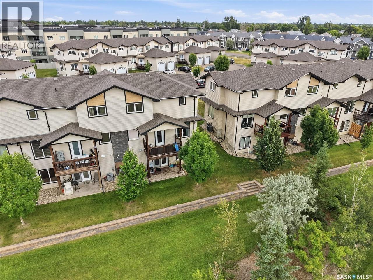 18 118 Hampton Circle, Saskatoon, SK - Outdoor