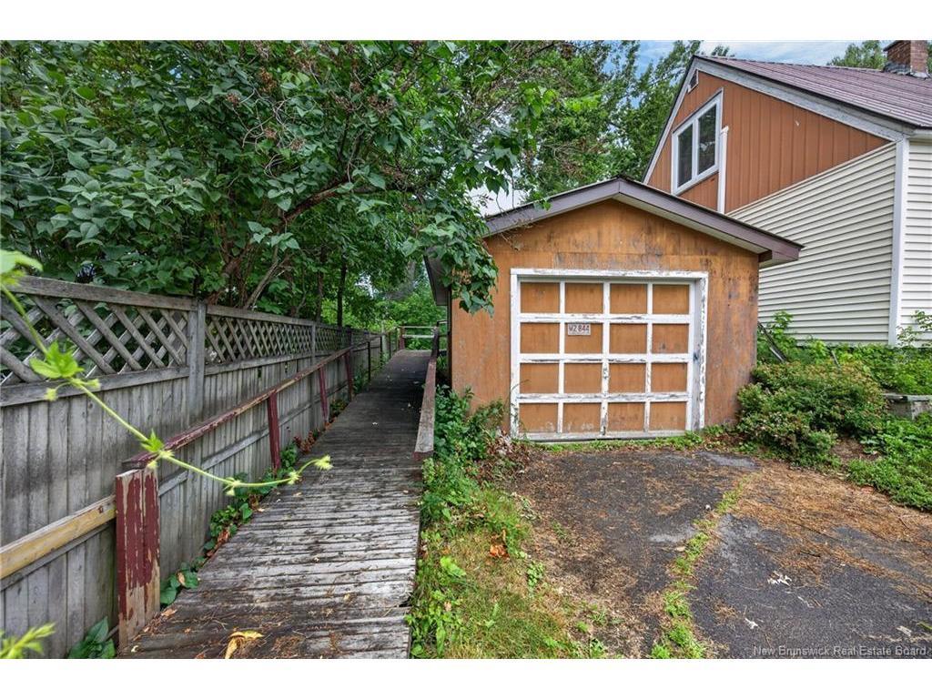 251 Carney St, Devon, NB 