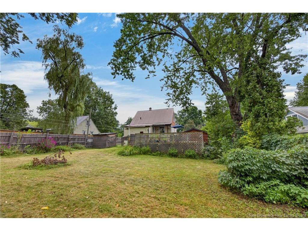 251 Carney St, Devon, NB 