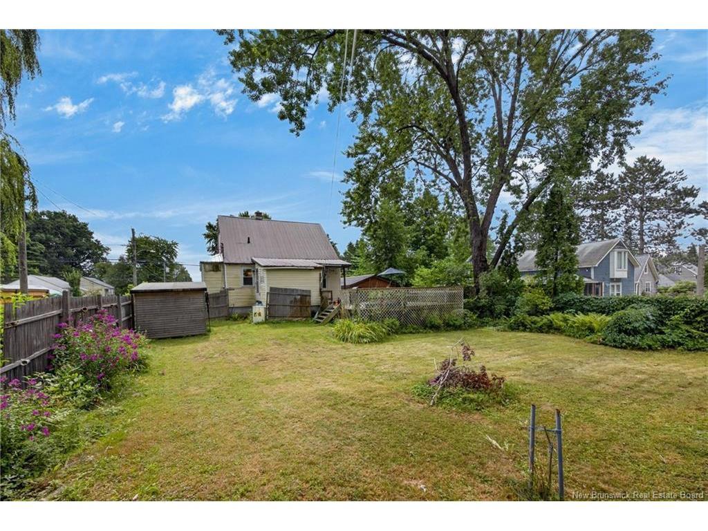251 Carney St, Devon, NB 