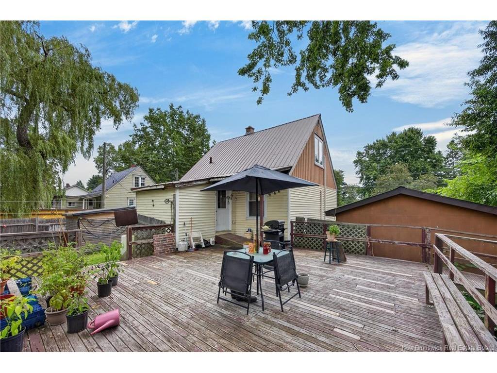 251 Carney St, Devon, NB 