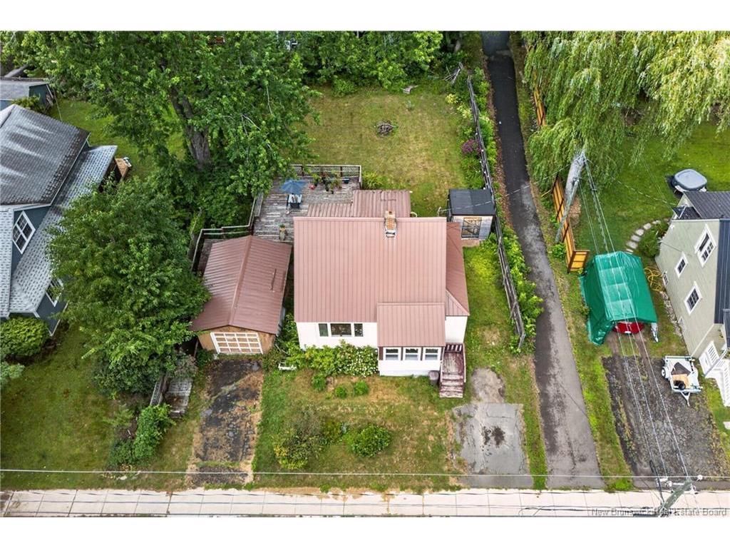 251 Carney St, Devon, NB 