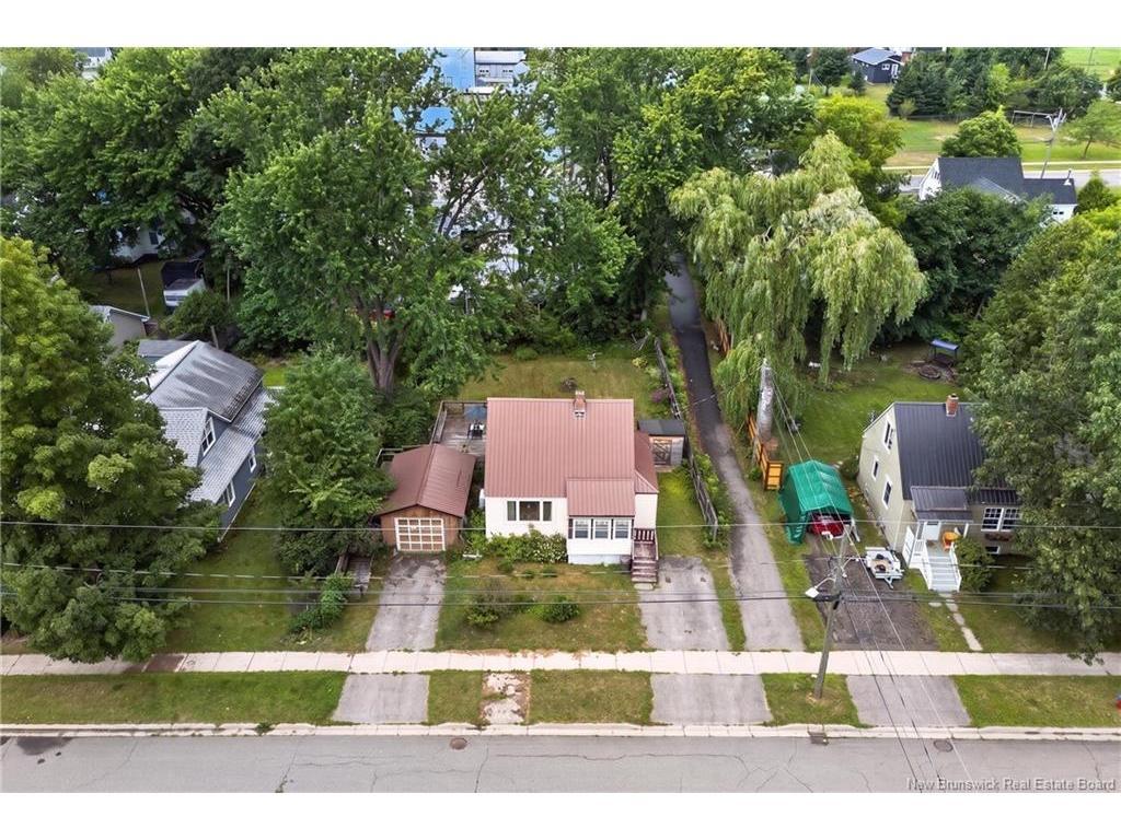 251 Carney St, Devon, NB 