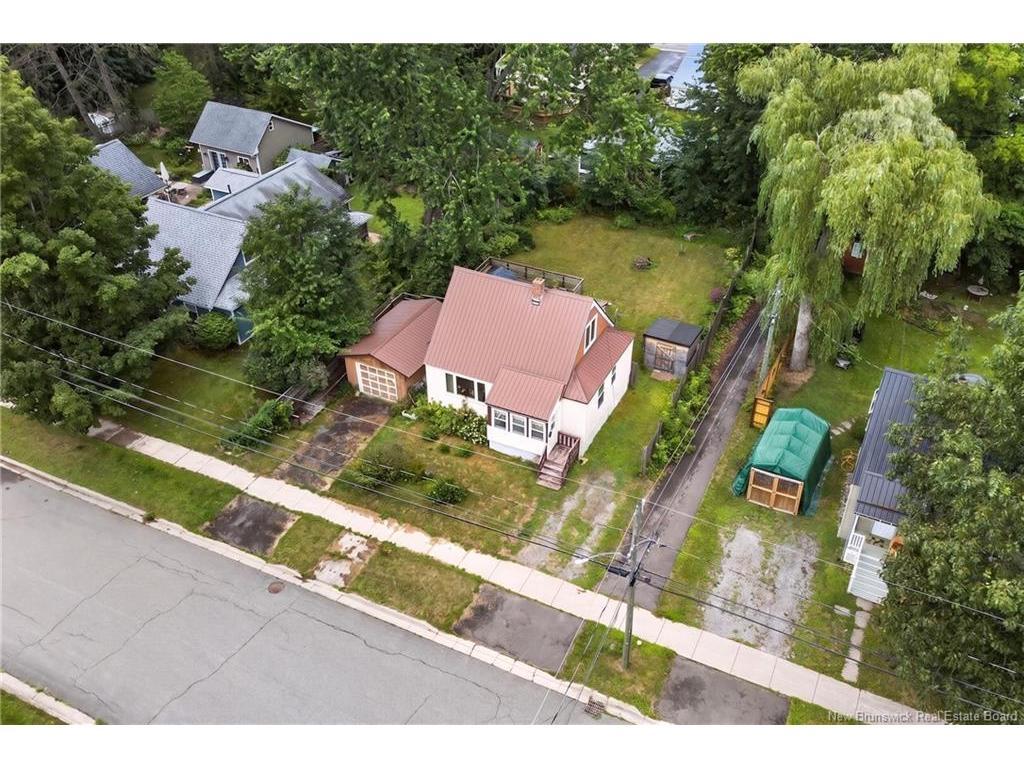 251 Carney St, Devon, NB 