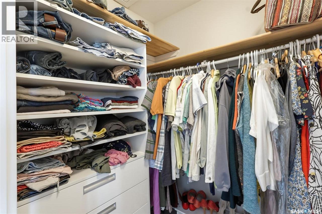 411 Hartley Road, Saskatoon, SK - Indoor With Storage