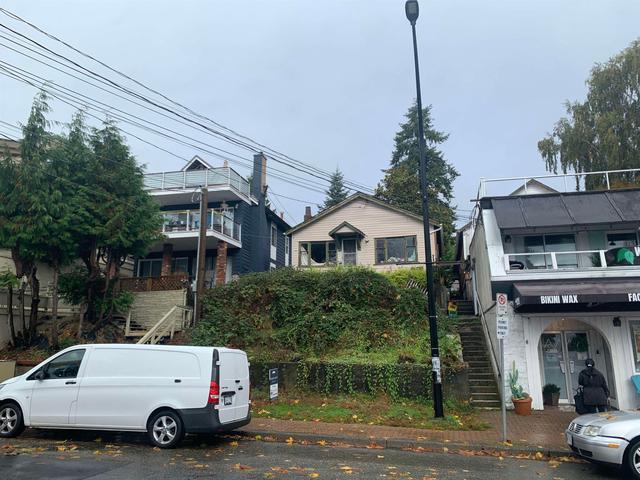 15671 Marine Drive  White Rock, BC V4B 1E3
