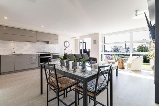 203-1160 Oxford Street  White Rock, BC V4B 0B3