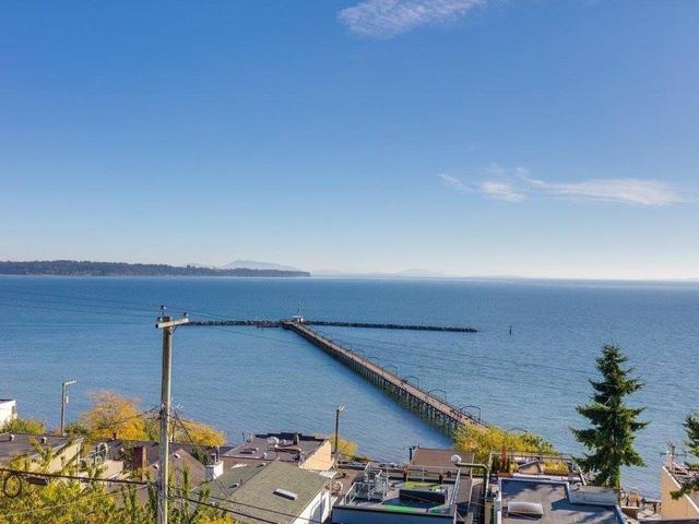 15061 Victoria Avenue  White Rock, BC V4B 1G4