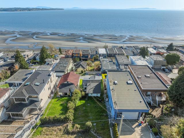 15412 Columbia Avenue  White Rock, BC V4B 1J9