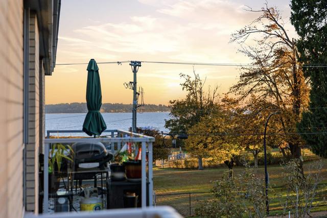 303-15777 Marine Drive  White Rock, BC V4B 1E5