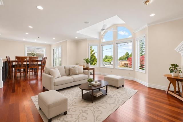 952 Kent Street  White Rock, BC V4B 4T1