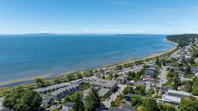 203-1150 Oxford Street  White Rock, BC V4B 1C1