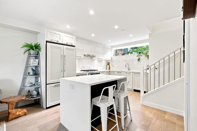 6-14820 Buena Vista Avenue  White Rock, BC V4B 0B3