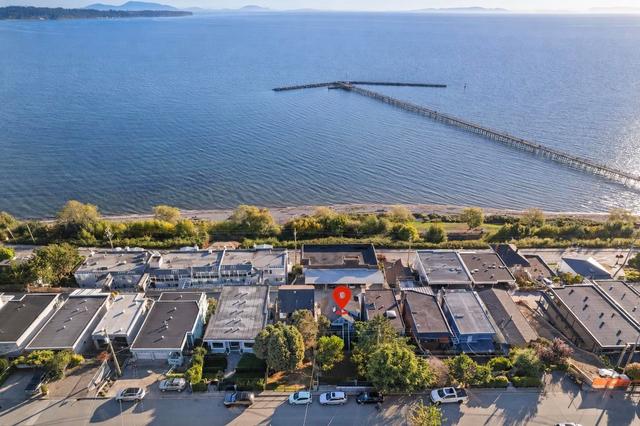 15152 Victoria Avenue  White Rock, BC V4B 1G3