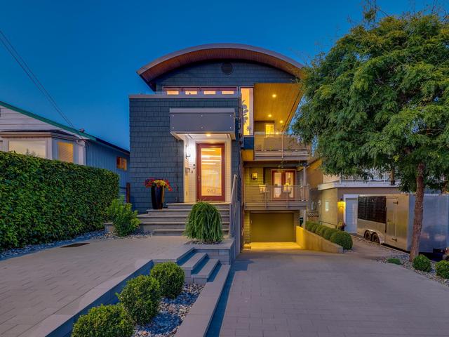 942 Keil Street  White Rock, BC V4B 4V7