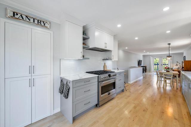871 Kent Street  White Rock, BC V4B 4S7