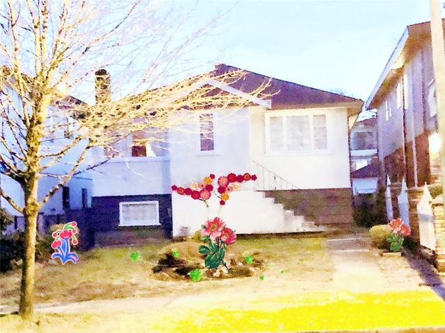 74 37th Avenue E Vancouver, BC V5W 1E2